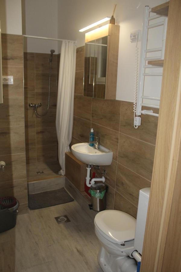 Downtown Studio Apartman Печ Екстериор снимка