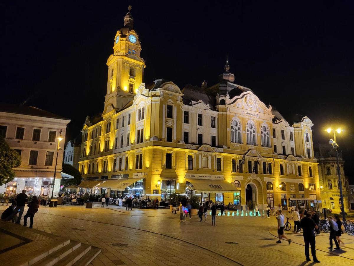 Downtown Studio Apartman Печ Екстериор снимка