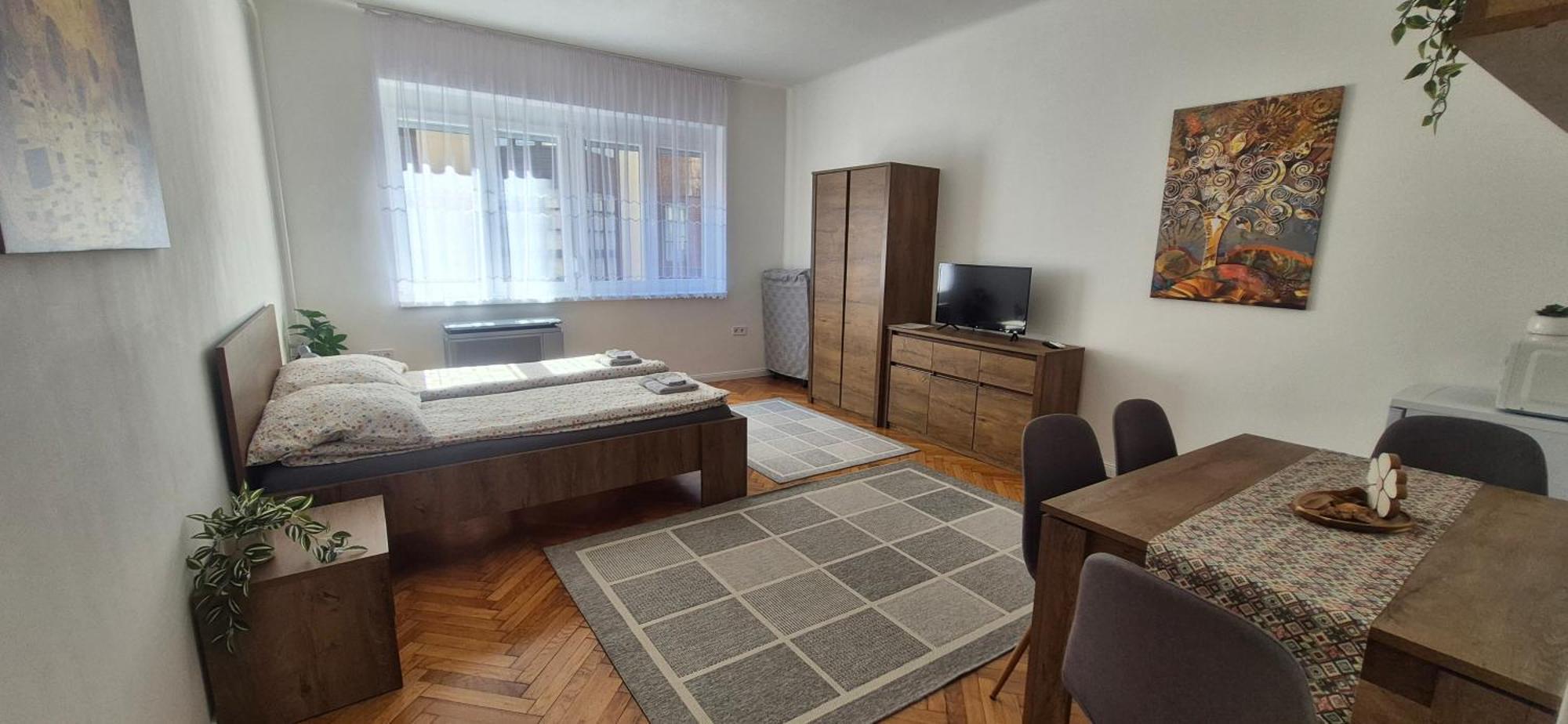 Downtown Studio Apartman Печ Екстериор снимка